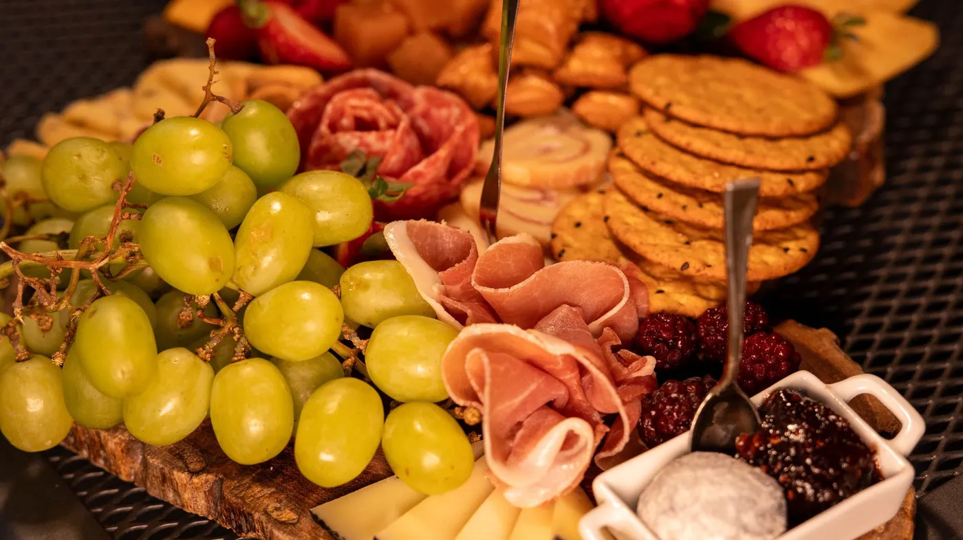 Plateau de charcuterie et fromages du Québec pour une réception