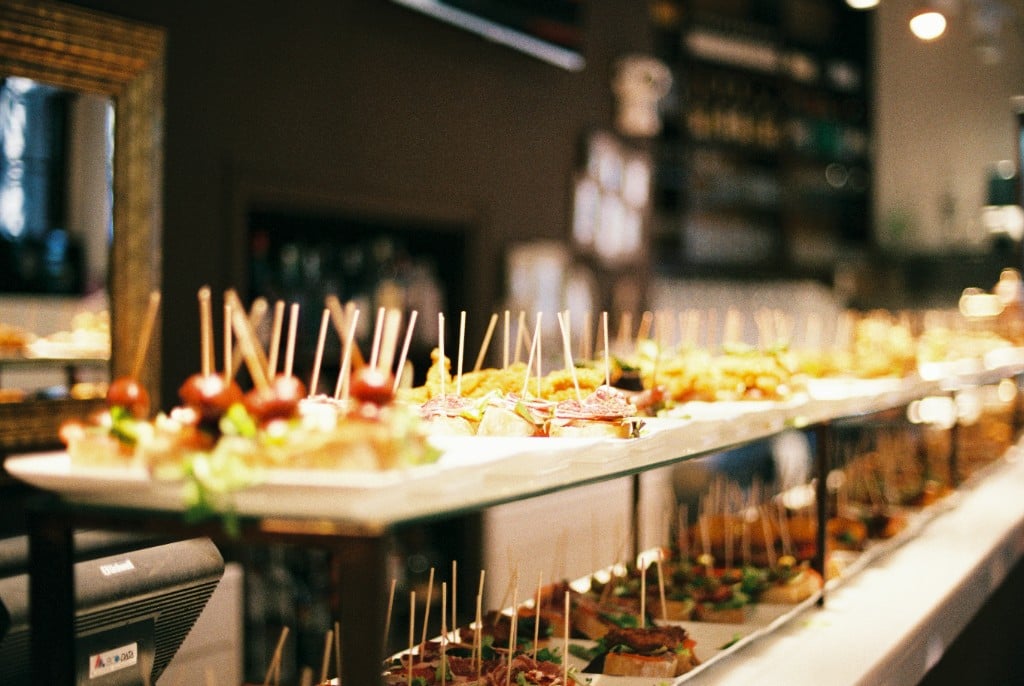 Corporate Catering in Montreal: How to Choose the Right Partner